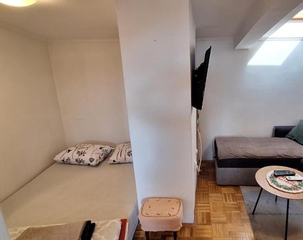 Apartman Ellye Lukavica المظهر الخارجي الصورة